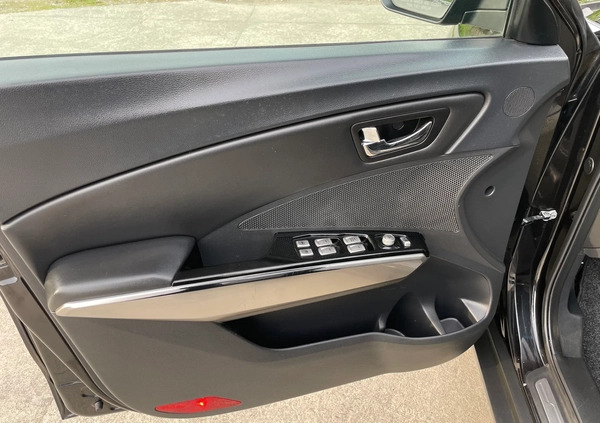 SsangYong Tivoli cena 37900 przebieg: 103000, rok produkcji 2015 z Lubaczów małe 277